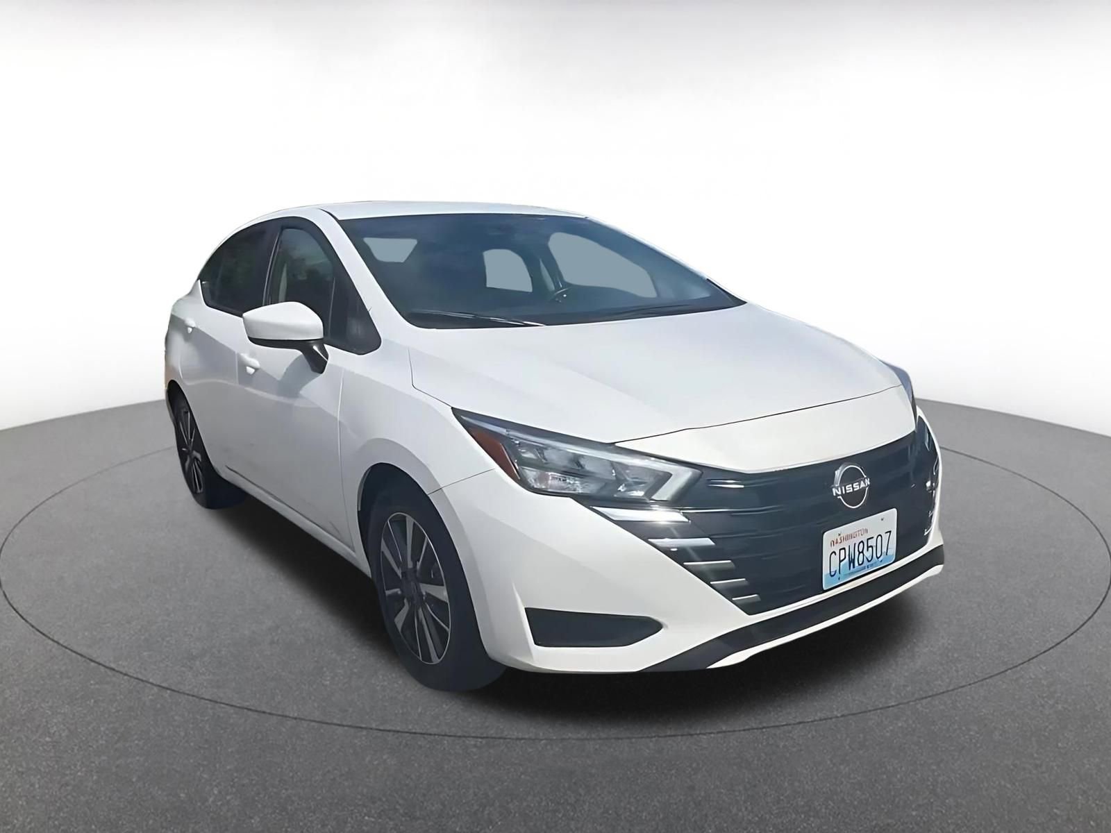 Used 2025 Nissan Versa SV FWD image 3