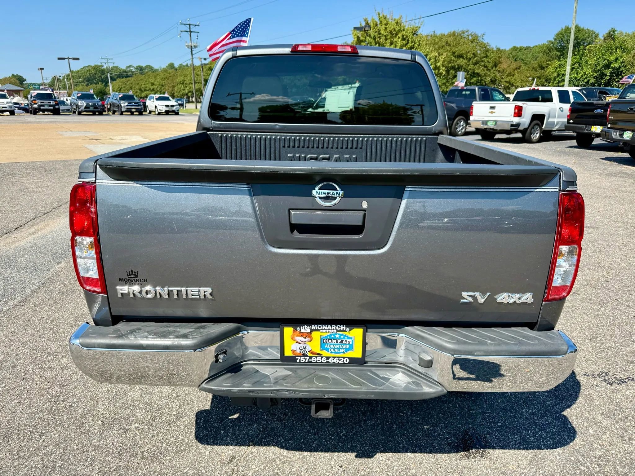 Used 2017 Nissan Frontier SV image 4