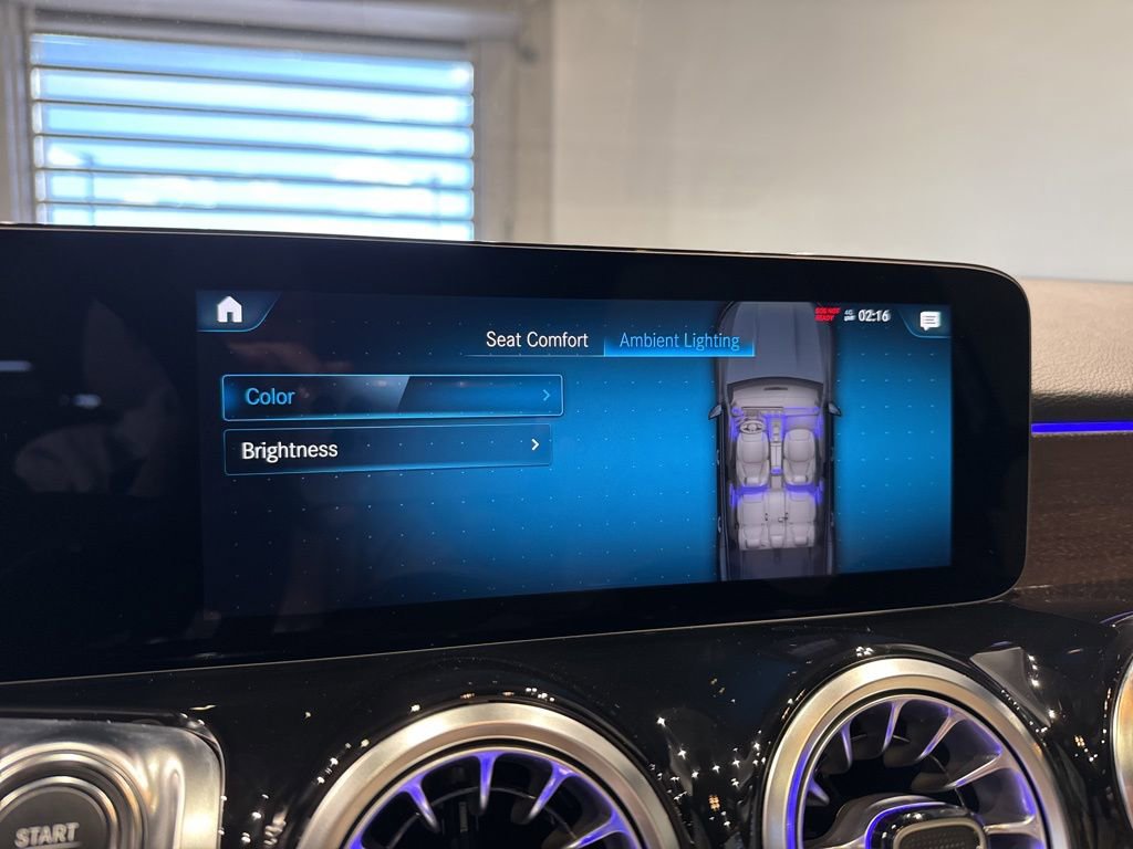 Used 2023 Mercedes-Benz EQB 300 4MATIC w/ Exclusive Package image 21