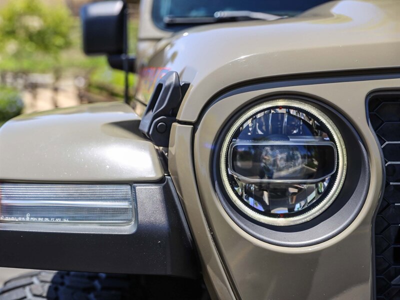Used 2020 Jeep Gladiator Mojave w/ LED Lighting Group AWD/4WD image 11