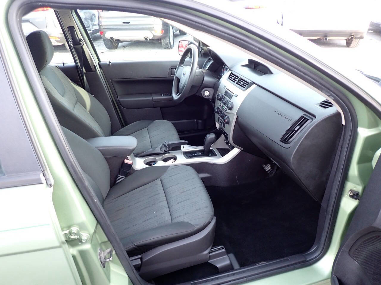 Used 2008 Ford Focus SE image 9