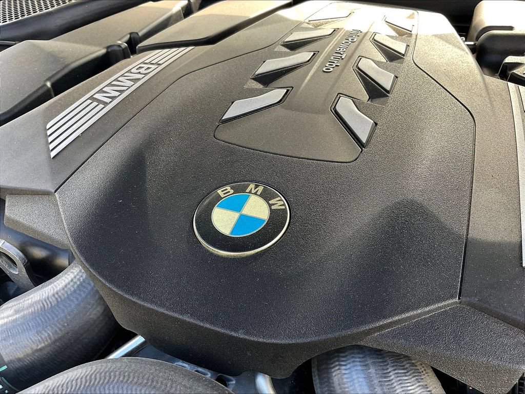 Used 2022 BMW 750Li xDrive AWD/4WD image 31