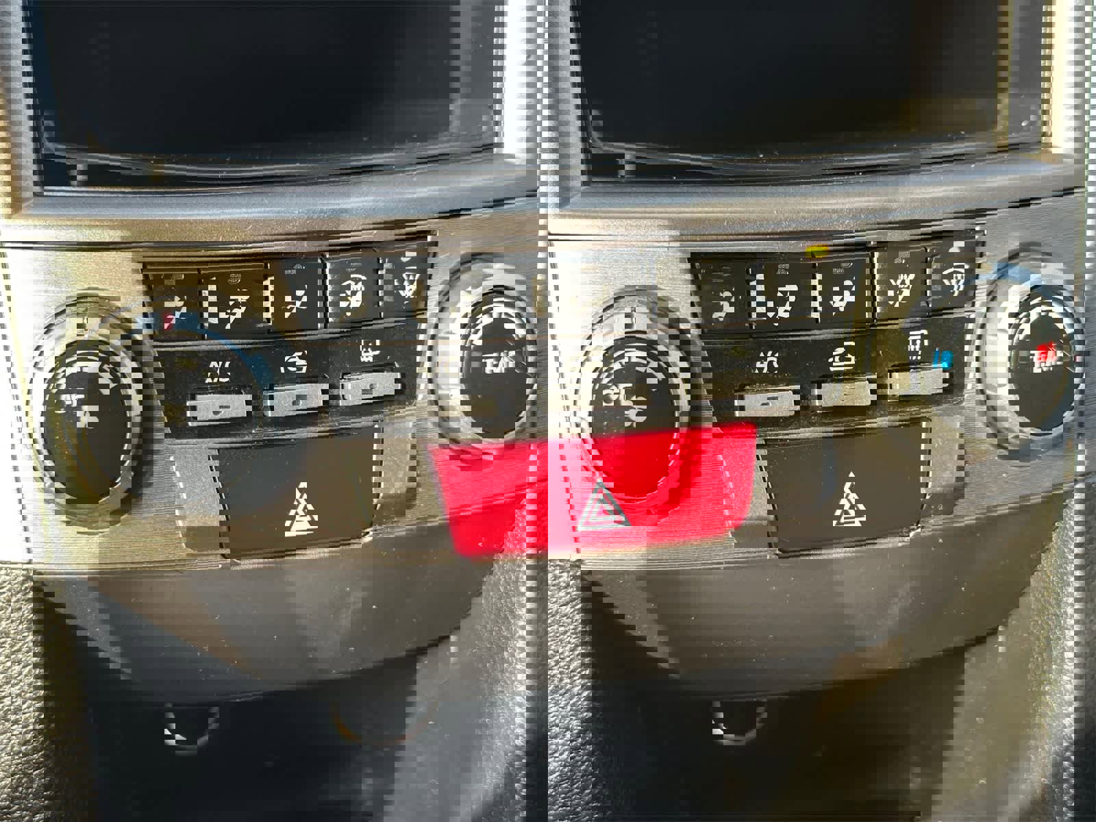 Used 2014 Subaru Outback 2.5i w/ Alloy Wheel Package image 17