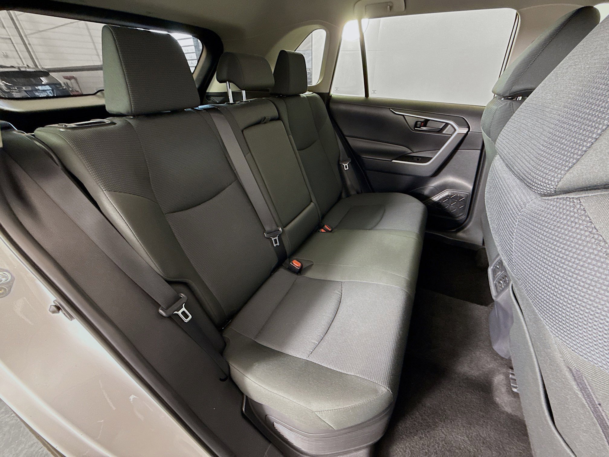 Used 2025 Toyota RAV4 LE AWD/4WD image 23