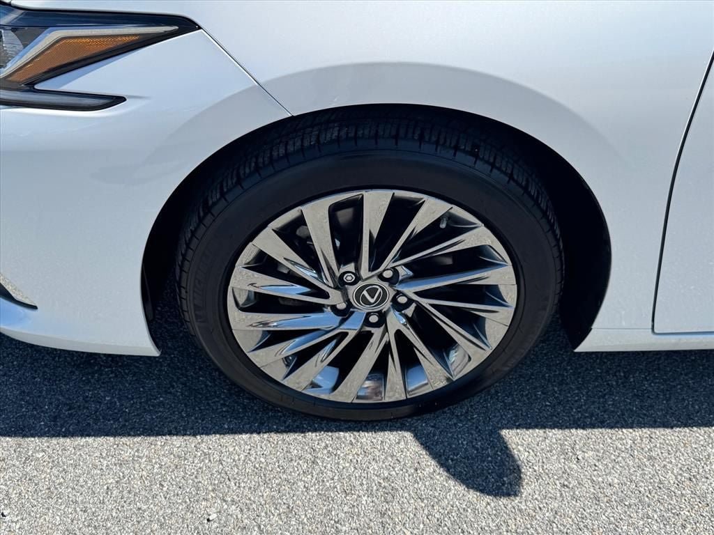 Used 2024 Lexus ES 350 w/ Technology Package FWD image 15