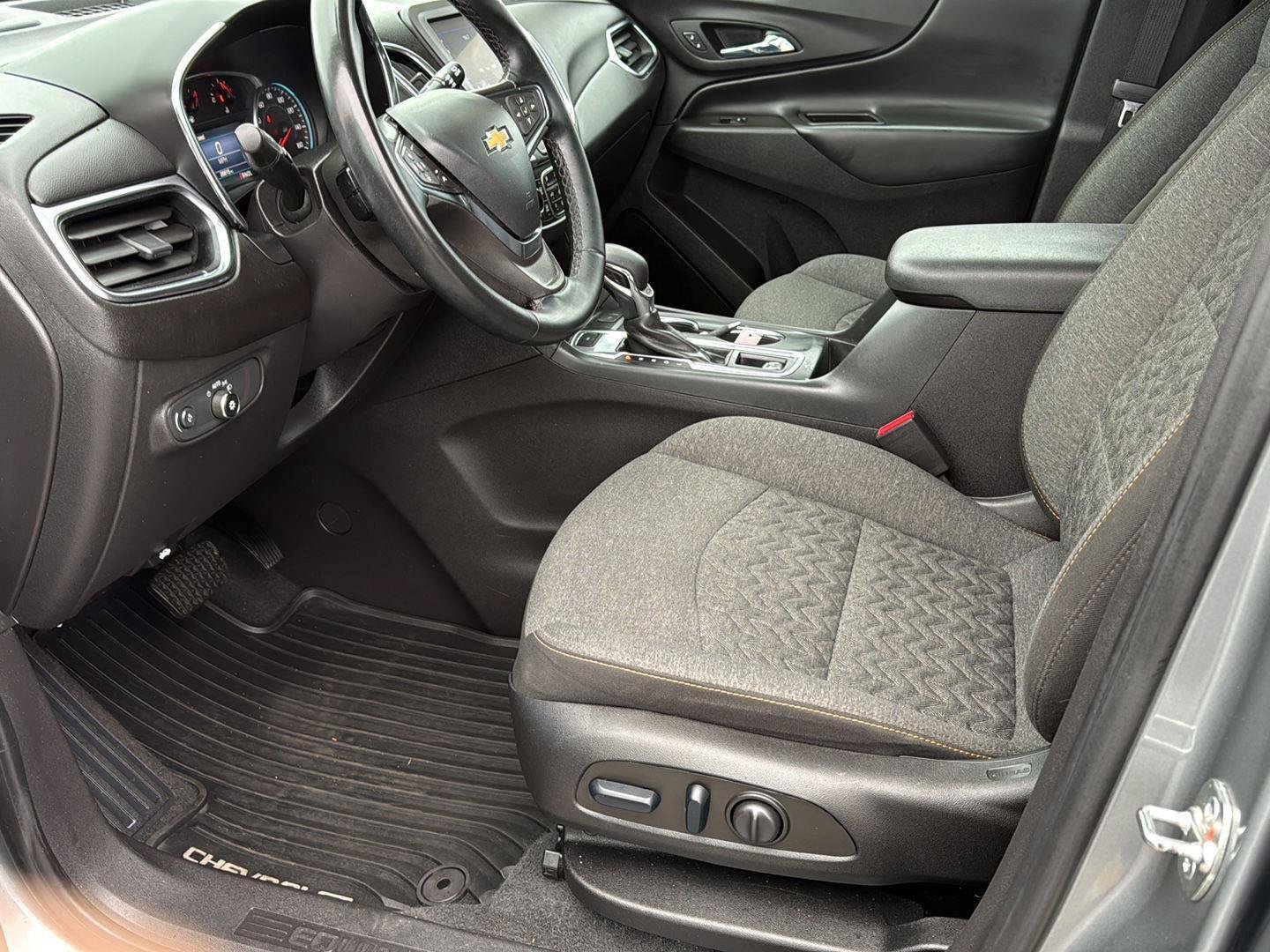 Used 2024 Chevrolet Equinox LT w/ LPO, Floor Liner Package AWD/4WD image 9
