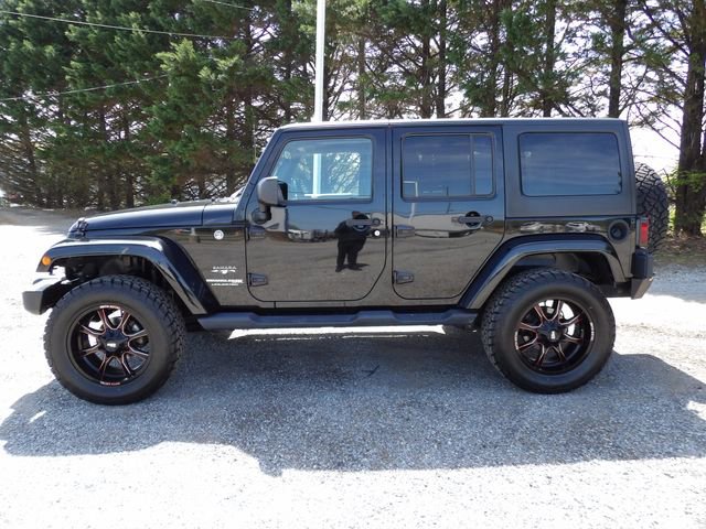 Used 2018 Jeep Wrangler Unlimited Sahara image 2