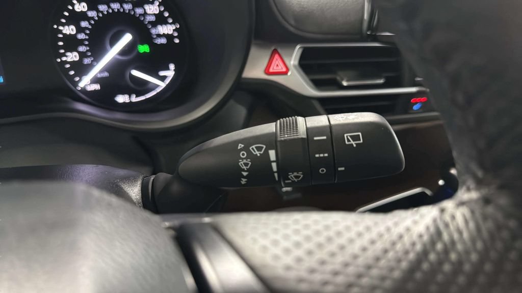 Used 2024 Toyota Sienna LE FWD image 34