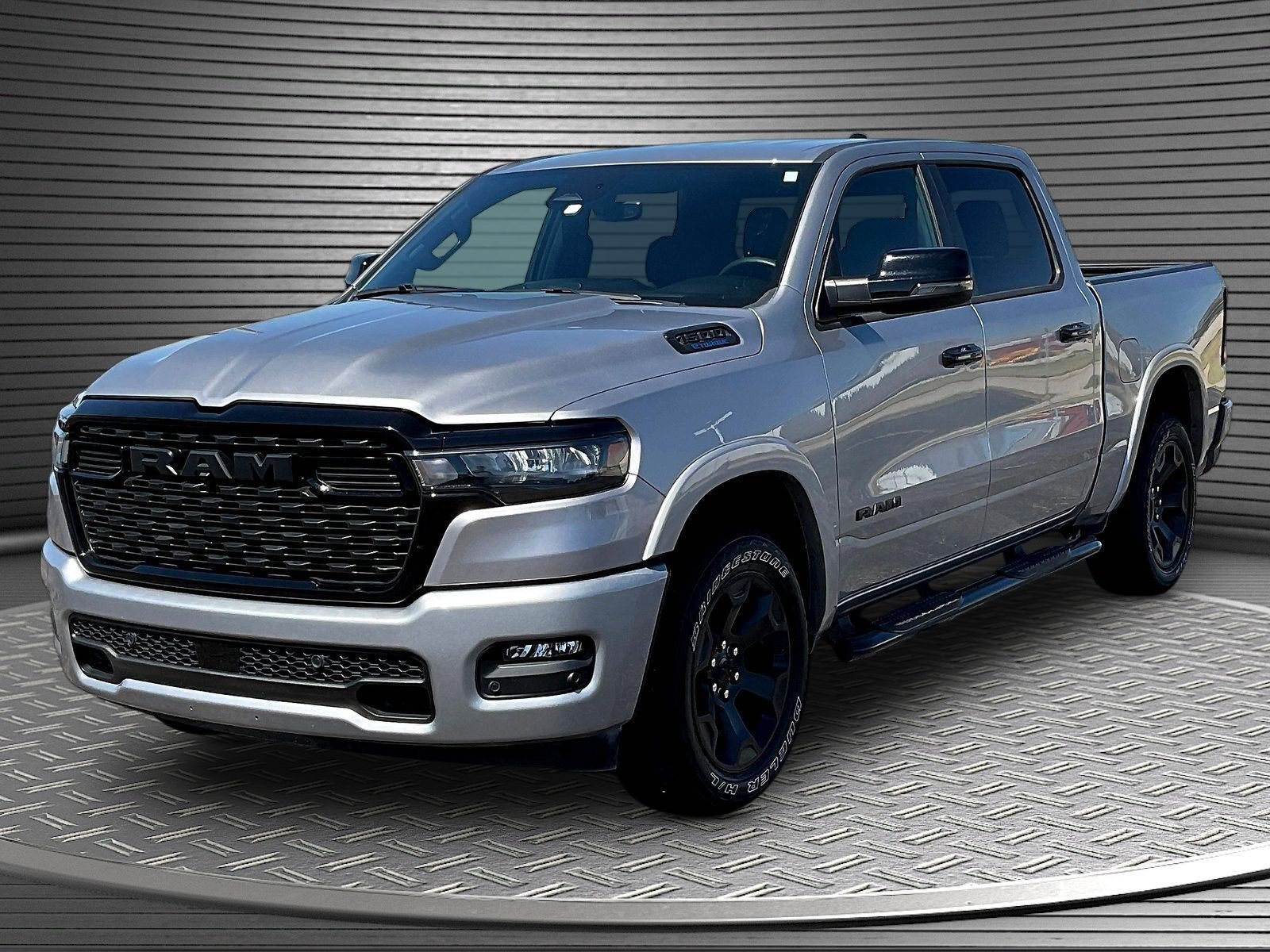 Used 2025 RAM 1500 Big Horn AWD/4WD image 3