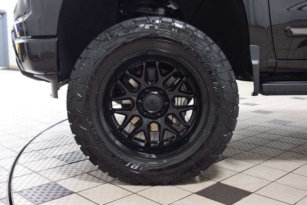 Used 2025 Chevrolet Silverado 1500 High Country w/ Midnight Edition AWD/4WD image 23