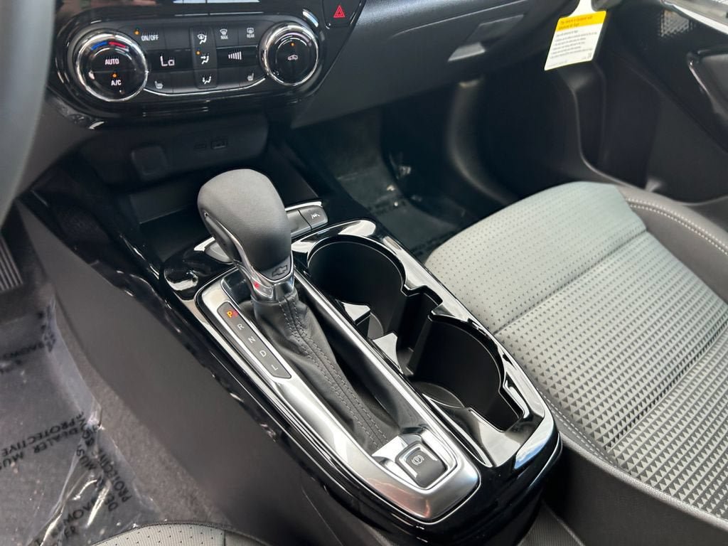 New 2026 Chevrolet Trax LT w/ LT Convenience Package FWD image 32