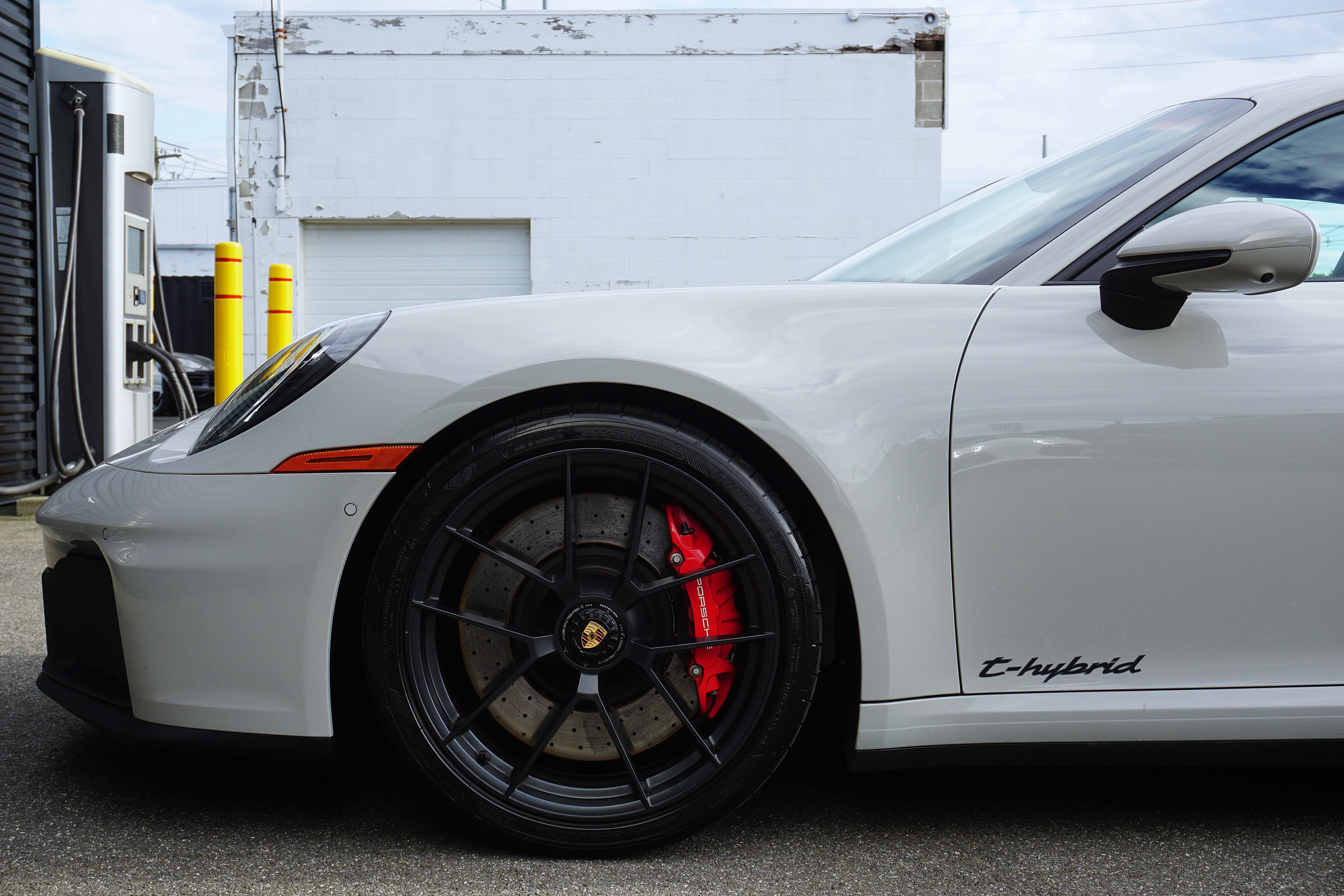 Certified 2025 Porsche 911 Carrera 4 GTS AWD/4WD image 8