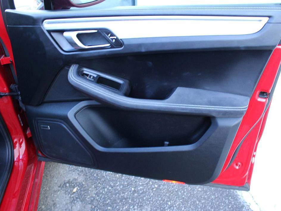 Used 2017 Porsche Macan GTS image 22