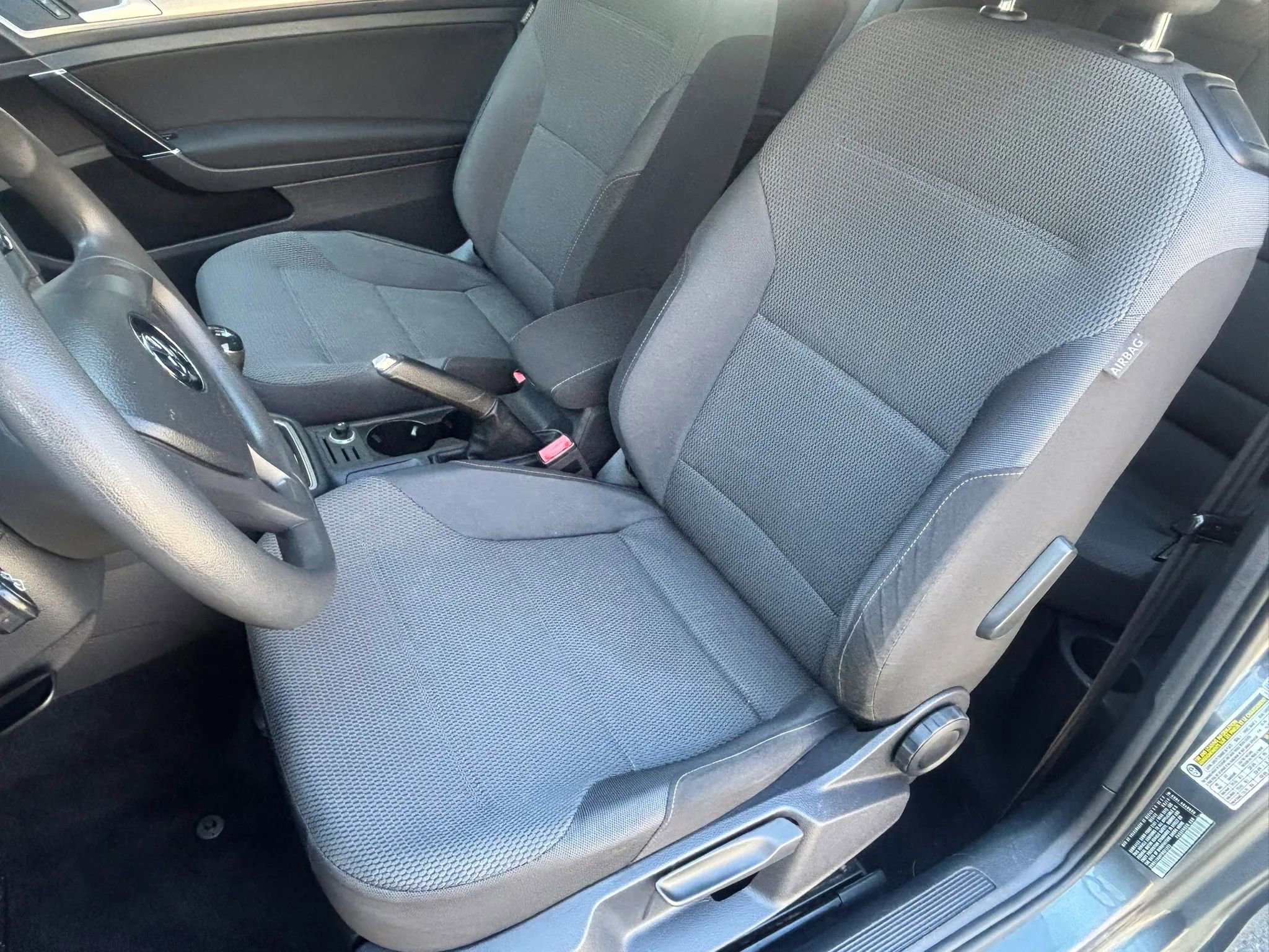 Used 2015 Volkswagen Golf Launch Edition FWD image 19