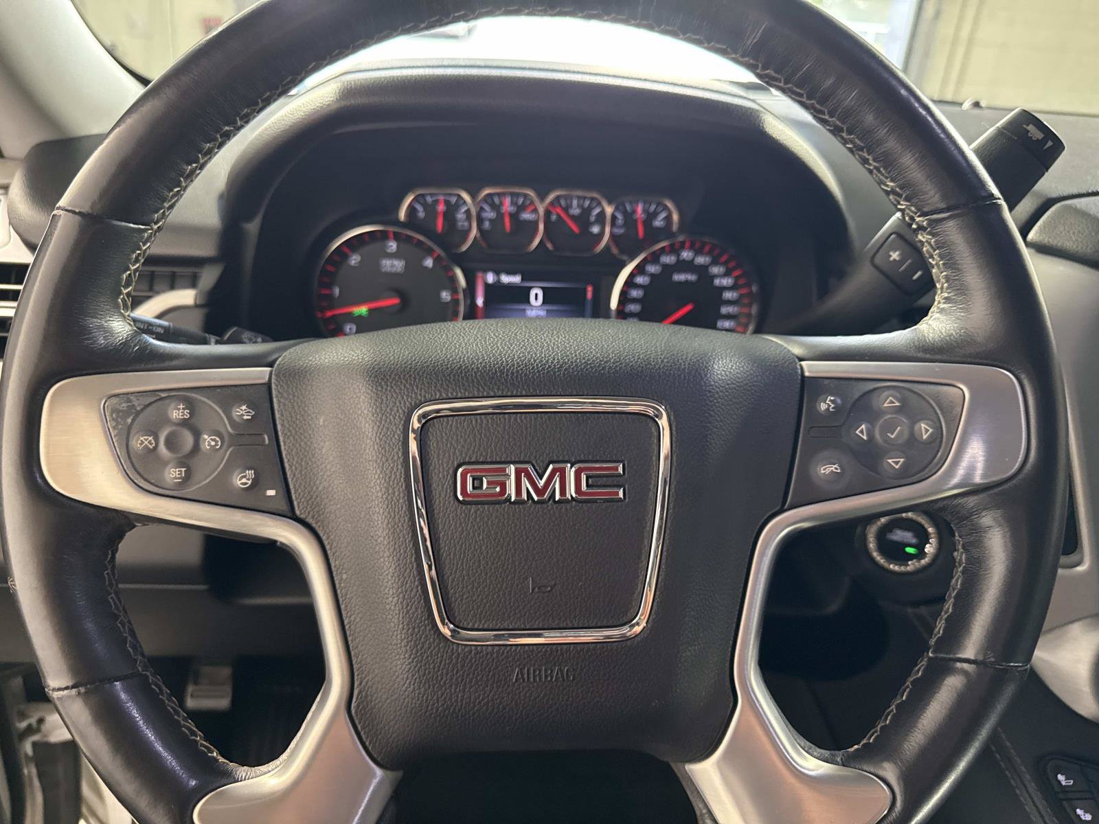Used 2016 GMC Yukon SLT w/ Open Road Package RWD image 28