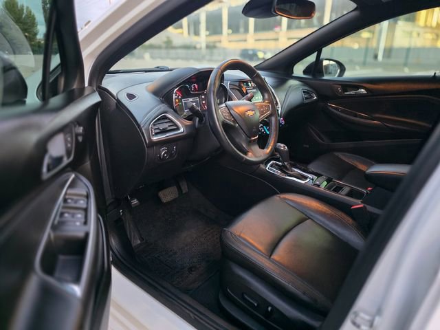 Used 2018 Chevrolet Cruze Premier image 18