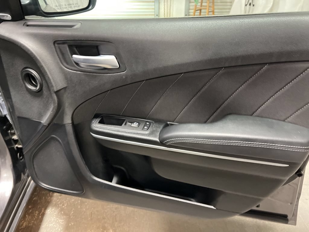 Used 2023 Dodge Charger SXT RWD image 10