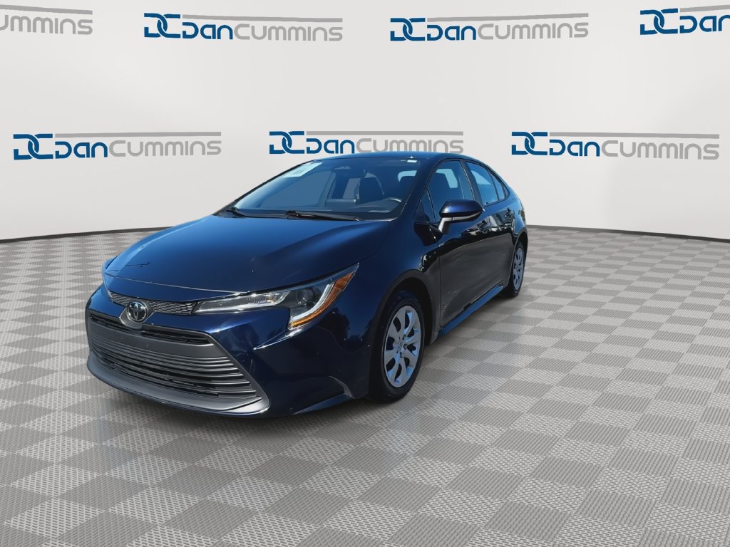Used 2025 Toyota Corolla LE FWD image 4