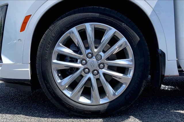 Used 2024 Cadillac XT6 Premium Luxury w/ Technology Package AWD/4WD image 8