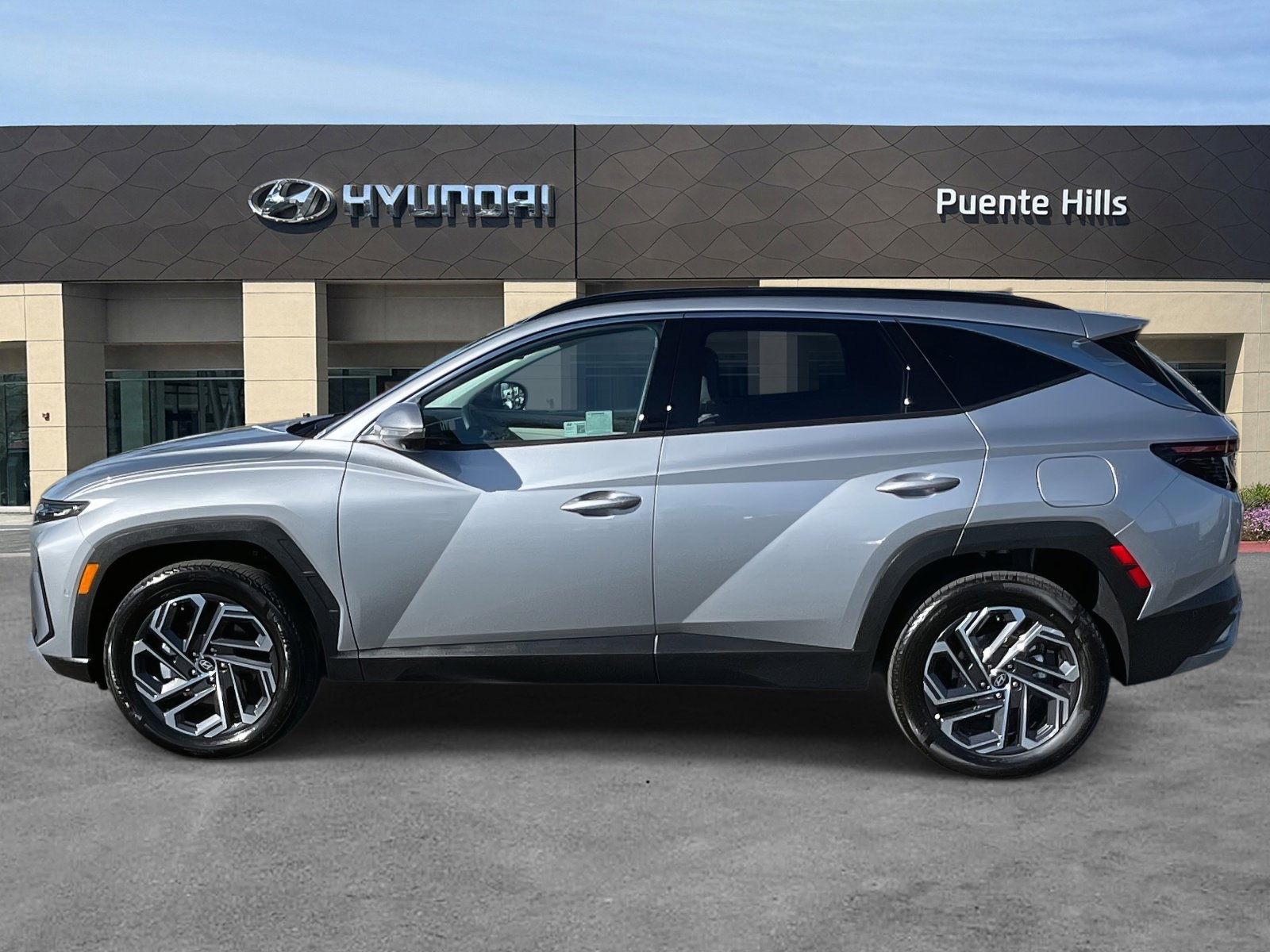 Used 2025 Hyundai Tucson Limited image 3