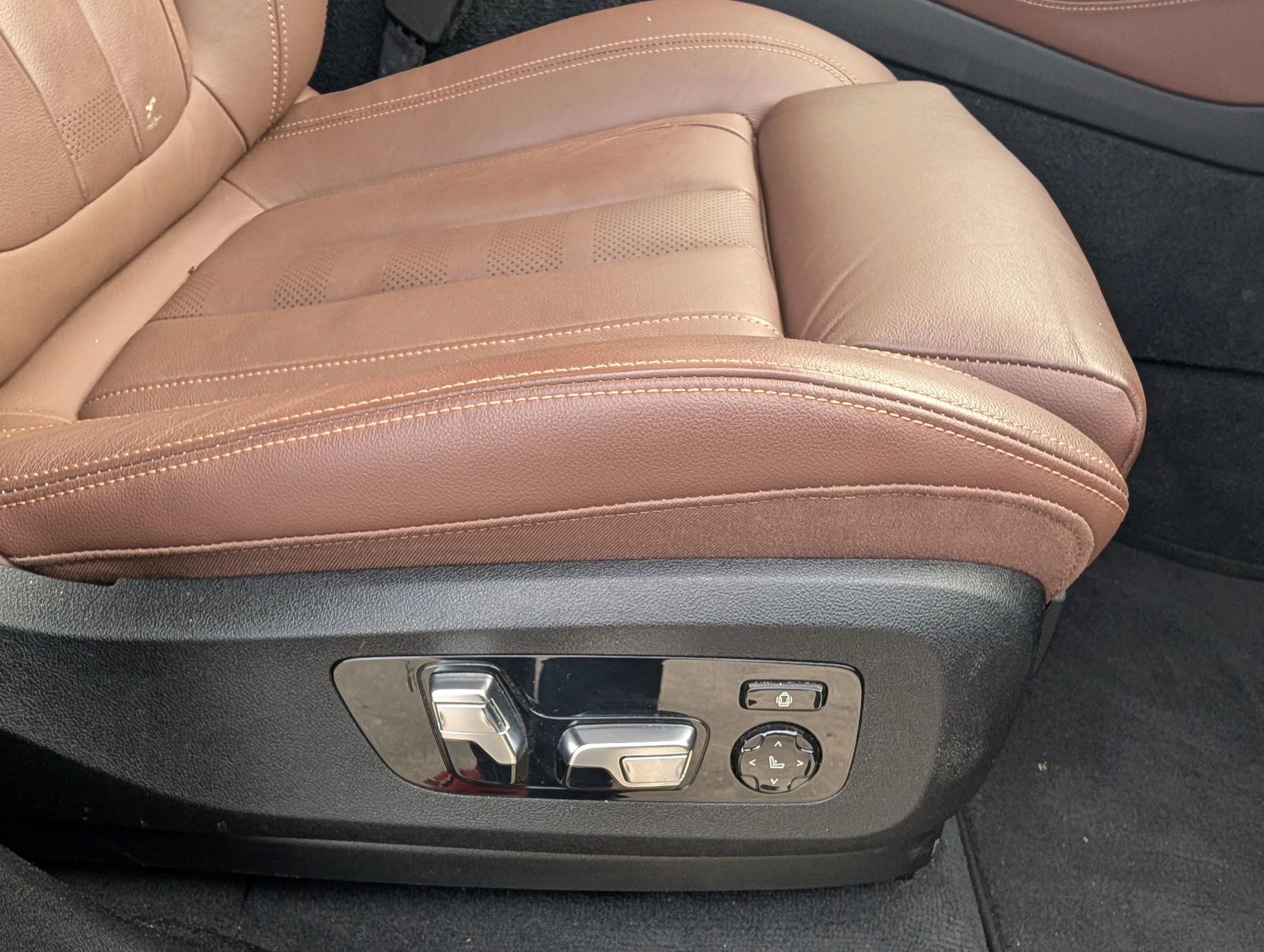 Used 2021 BMW X5 xDrive45e w/ M Sport Package image 15