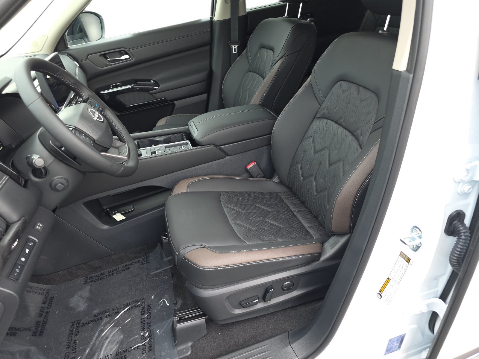 New 2026 Nissan Pathfinder Platinum w/ Accent Package FWD image 15