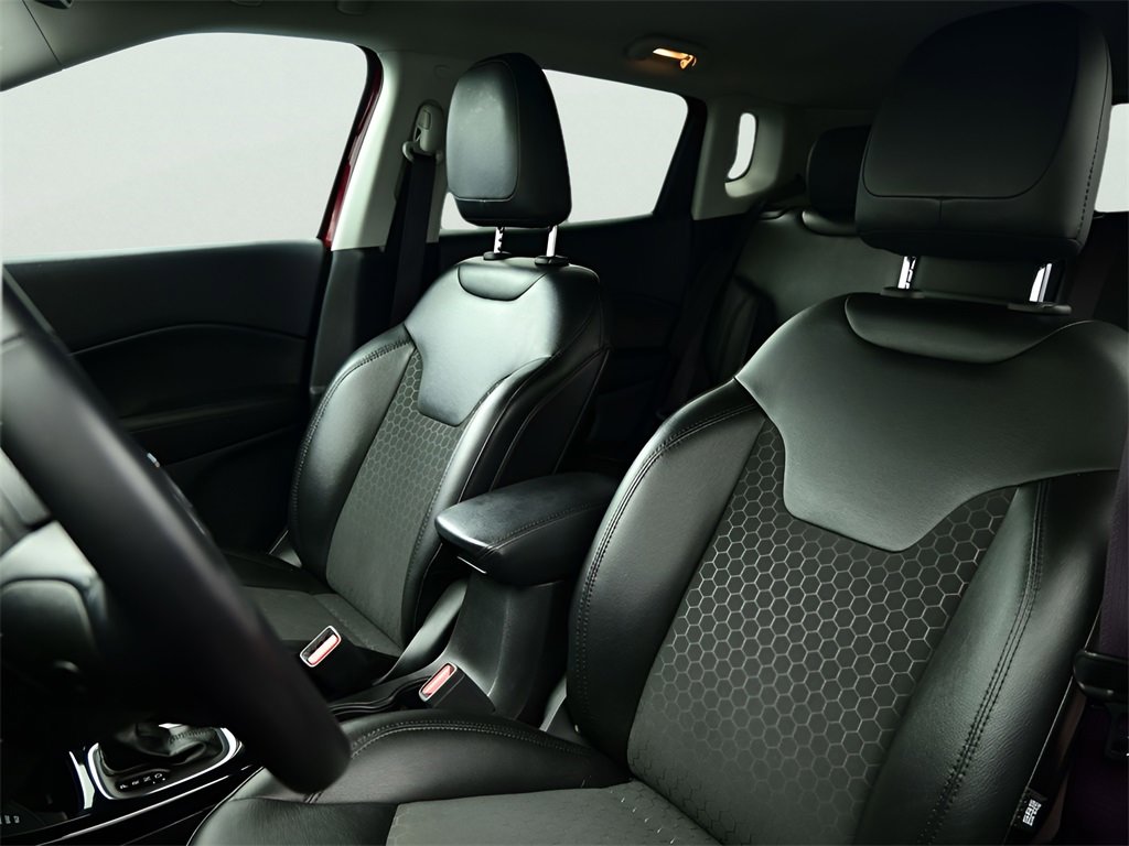 Used 2020 Jeep Compass Latitude image 4