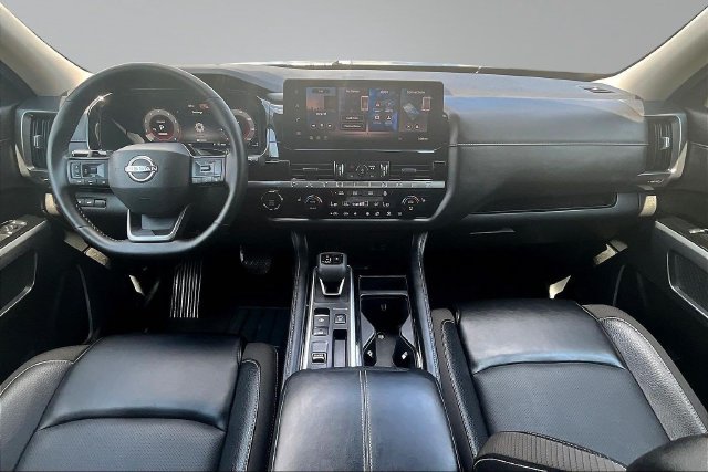 Used 2026 Nissan Pathfinder SL FWD image 7
