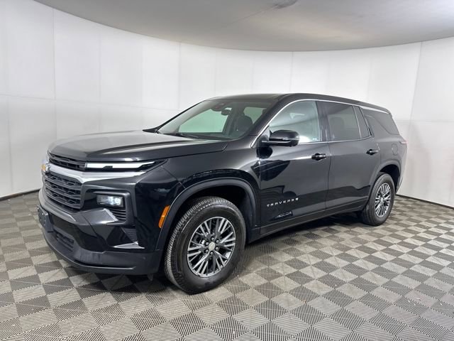 Used 2024 Chevrolet Traverse LS image 7