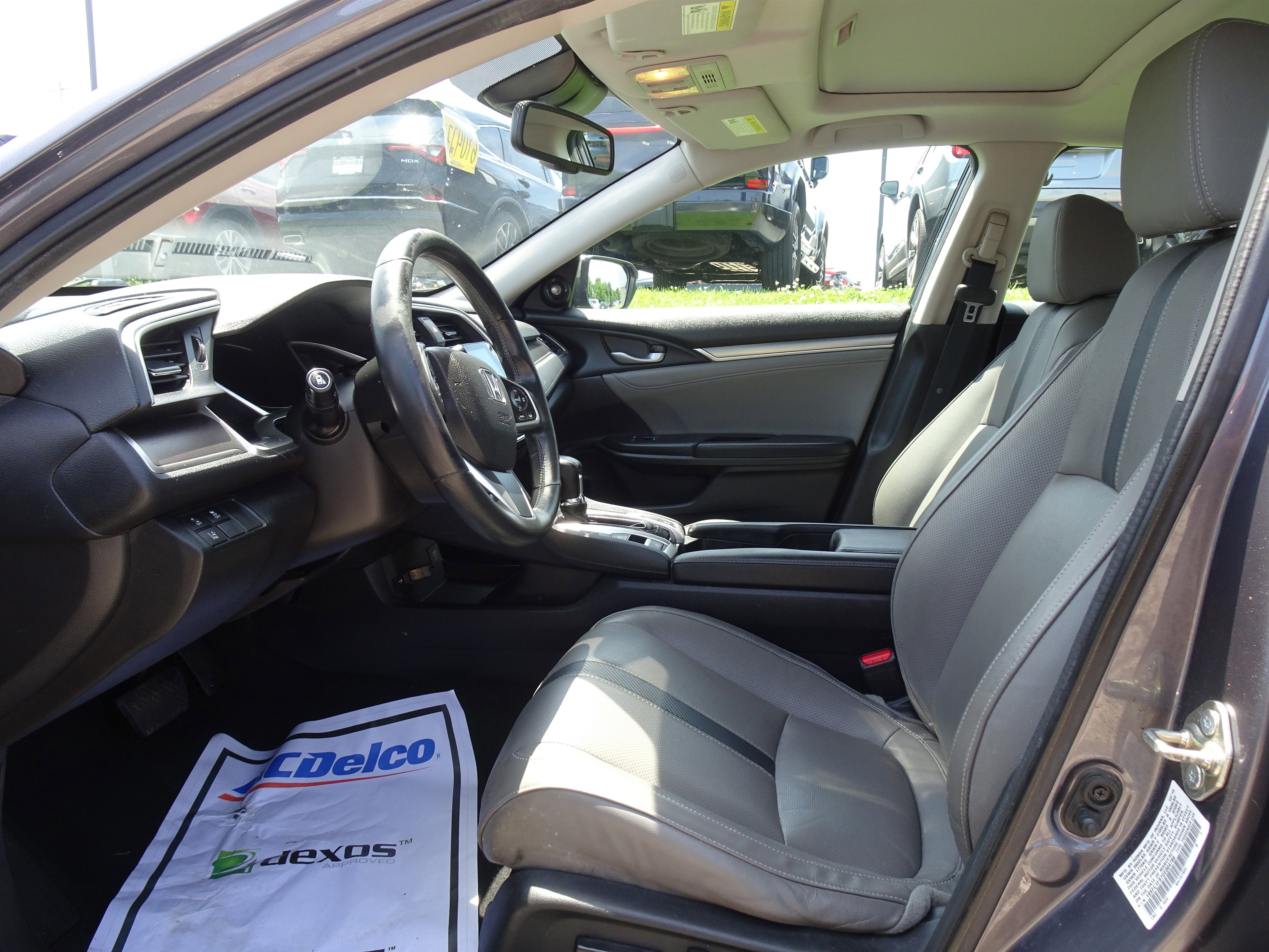 Used 2016 Honda Civic Touring image 4