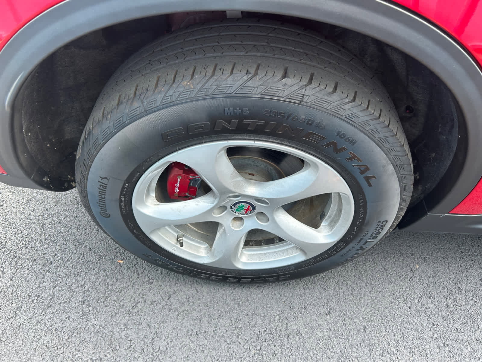 Used 2018 Alfa Romeo Stelvio AWD image 28