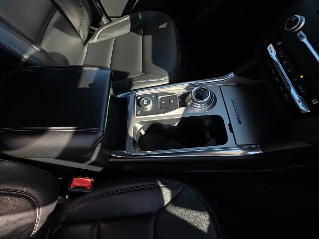 Used 2020 Ford Explorer XLT w/ Equipment Group 202A image 51