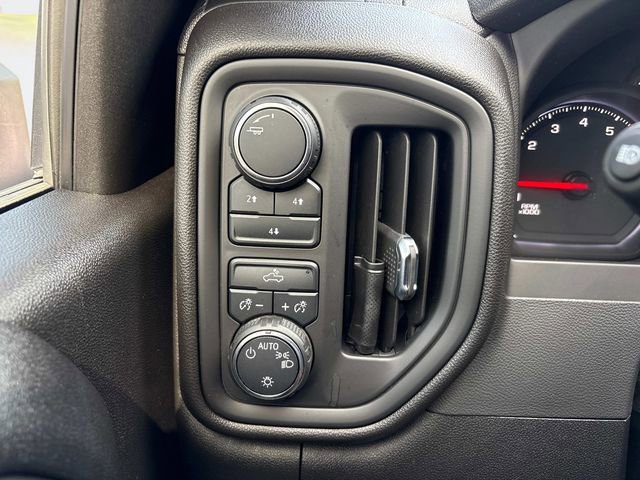 Used 2024 Chevrolet Silverado 3500 W/T image 33