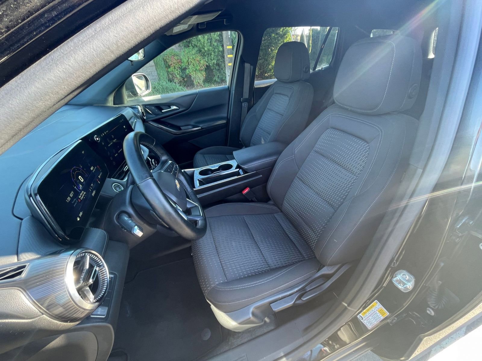 Used 2025 Chevrolet Equinox LT image 35