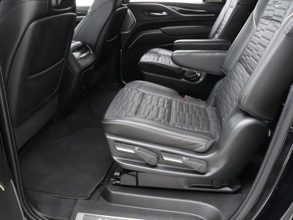 Used 2022 Cadillac Escalade ESV Sport Platinum AWD/4WD image 30