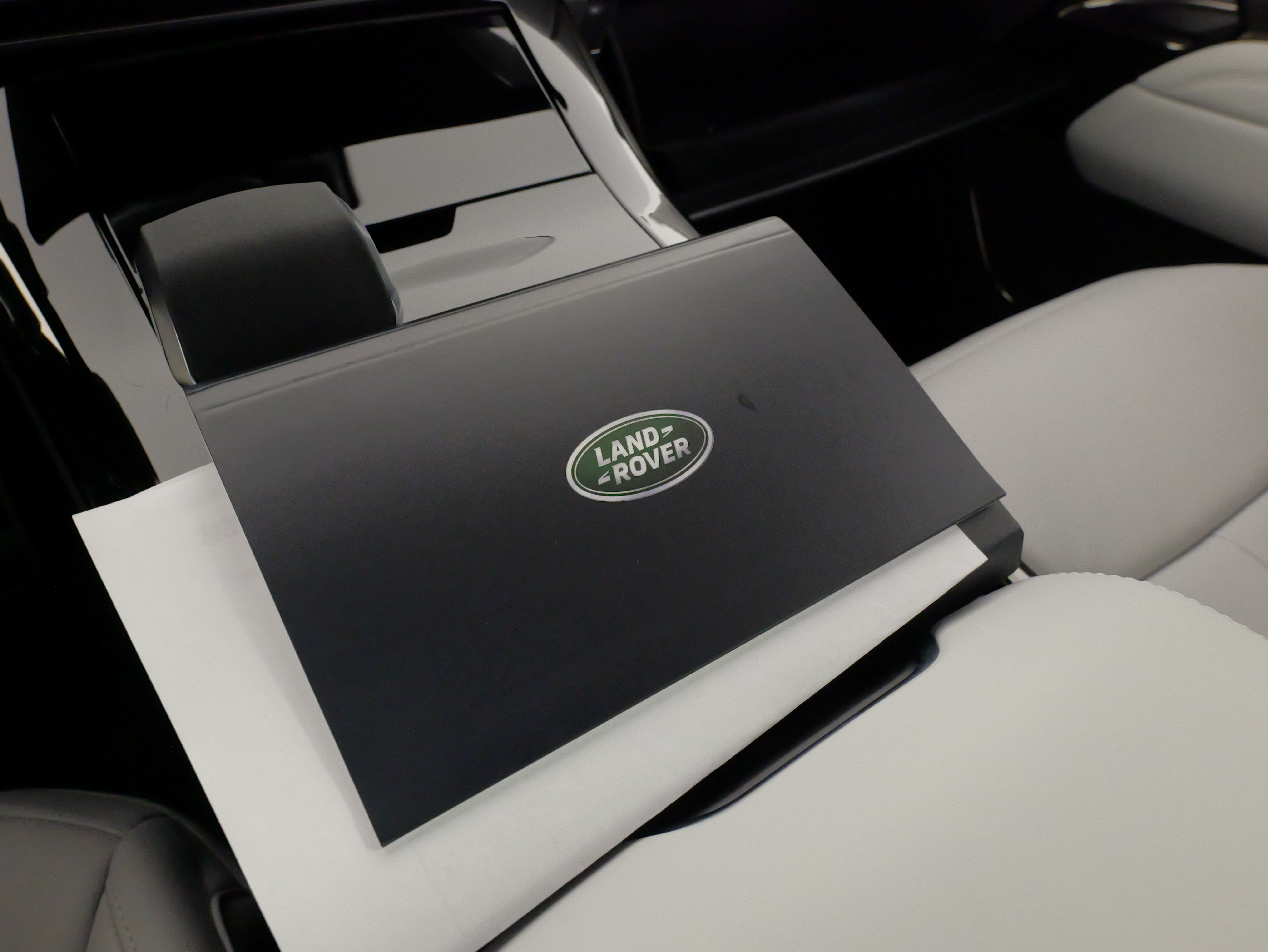 Used 2025 Land Rover Range Rover Sport AWD/4WD image 56