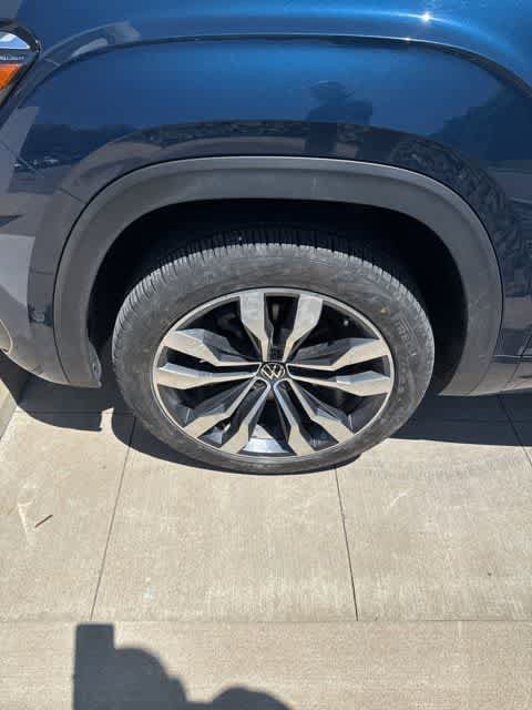 Used 2023 Volkswagen Atlas Cross Sport SEL Premium R-Line AWD/4WD image 10