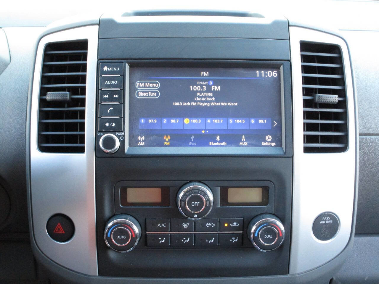 Used 2021 Nissan Frontier SV image 18