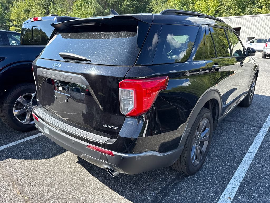 Used 2024 Ford Explorer XLT w/ Equipment Group 202A AWD/4WD image 14