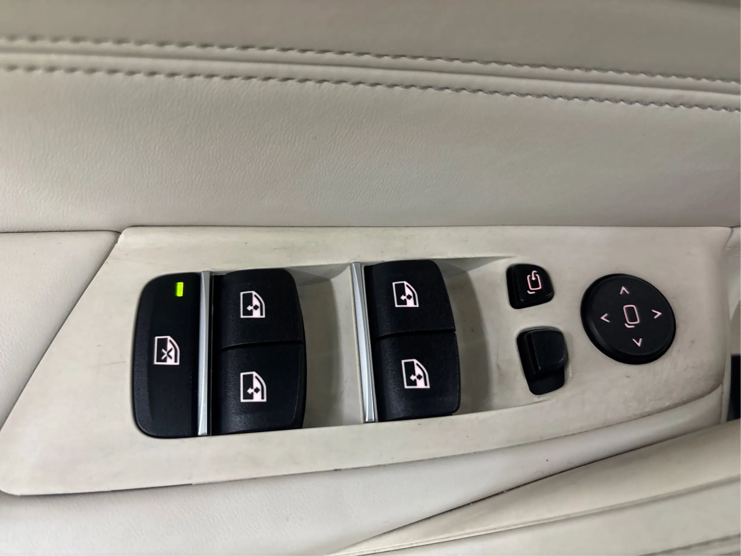 Used 2017 BMW 540i xDrive image 43