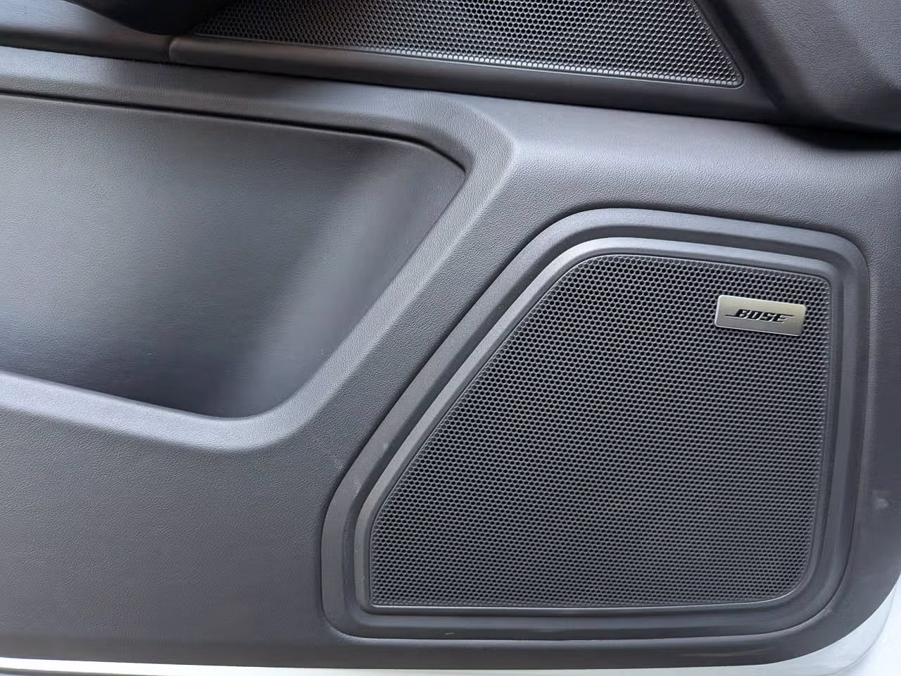 Certified 2025 Porsche Macan S AWD/4WD image 15