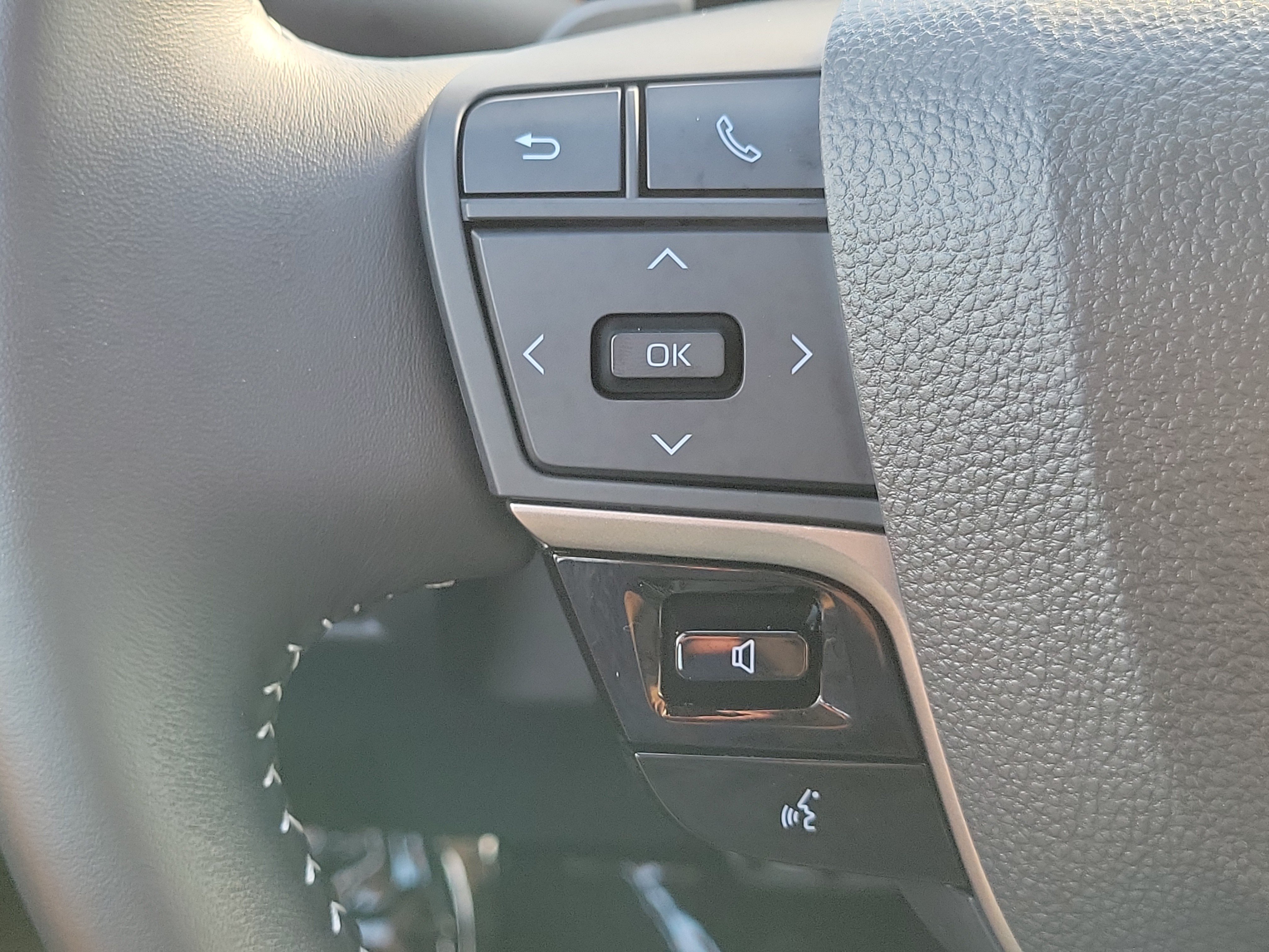 Used 2026 Toyota Camry SE FWD image 24