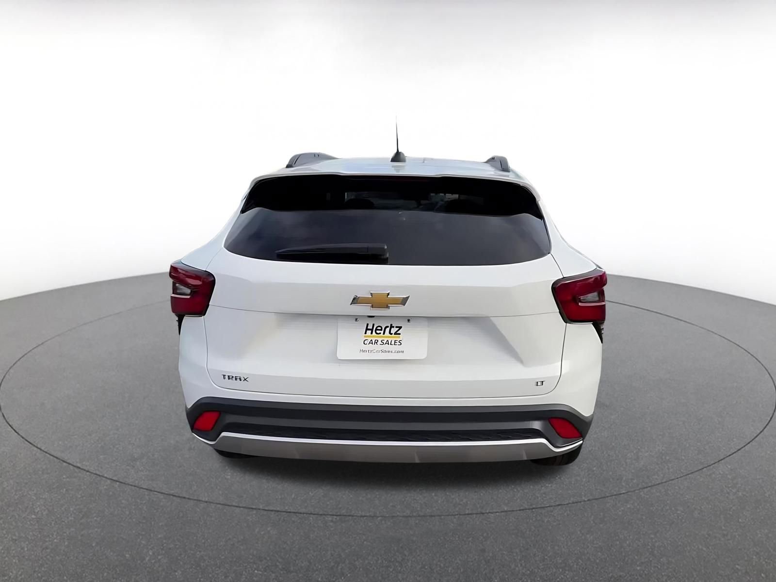 Used 2025 Chevrolet Trax LT image 12