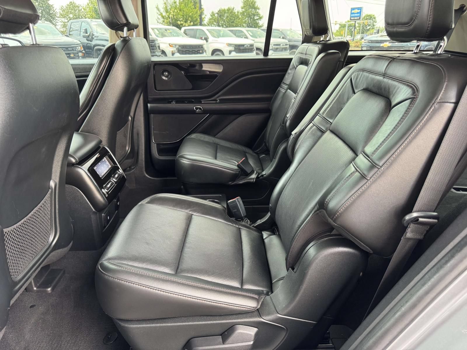 Used 2022 Lincoln Aviator Reserve w/ Elements Package Plus AWD/4WD image 23