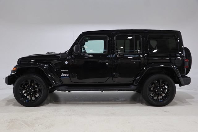 Used 2023 Jeep Wrangler Unlimited Sahara w/ Cold Weather Group AWD/4WD image 4
