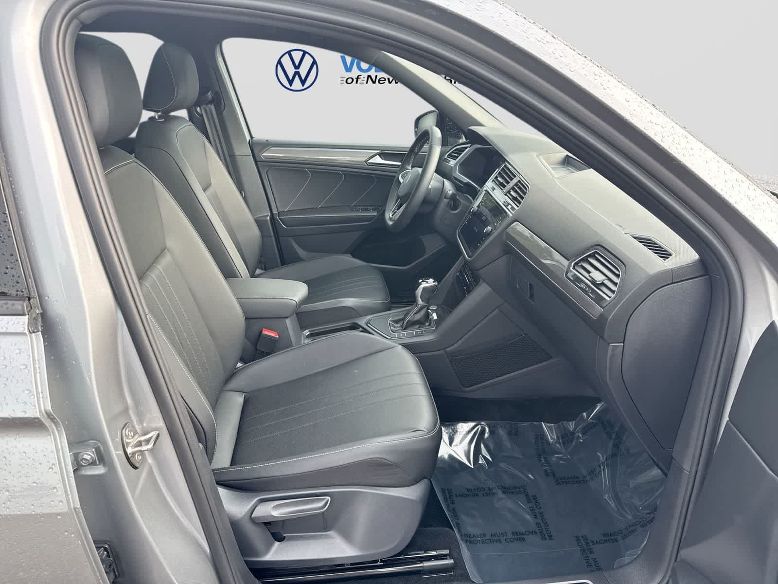 Used 2023 Volkswagen Tiguan SE R-Line FWD image 28
