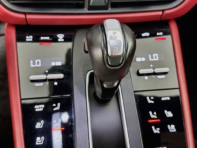 Used 2023 Porsche Macan AWD/4WD image 17