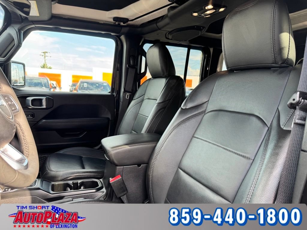 Used 2023 Jeep Wrangler Unlimited Sahara AWD/4WD image 25
