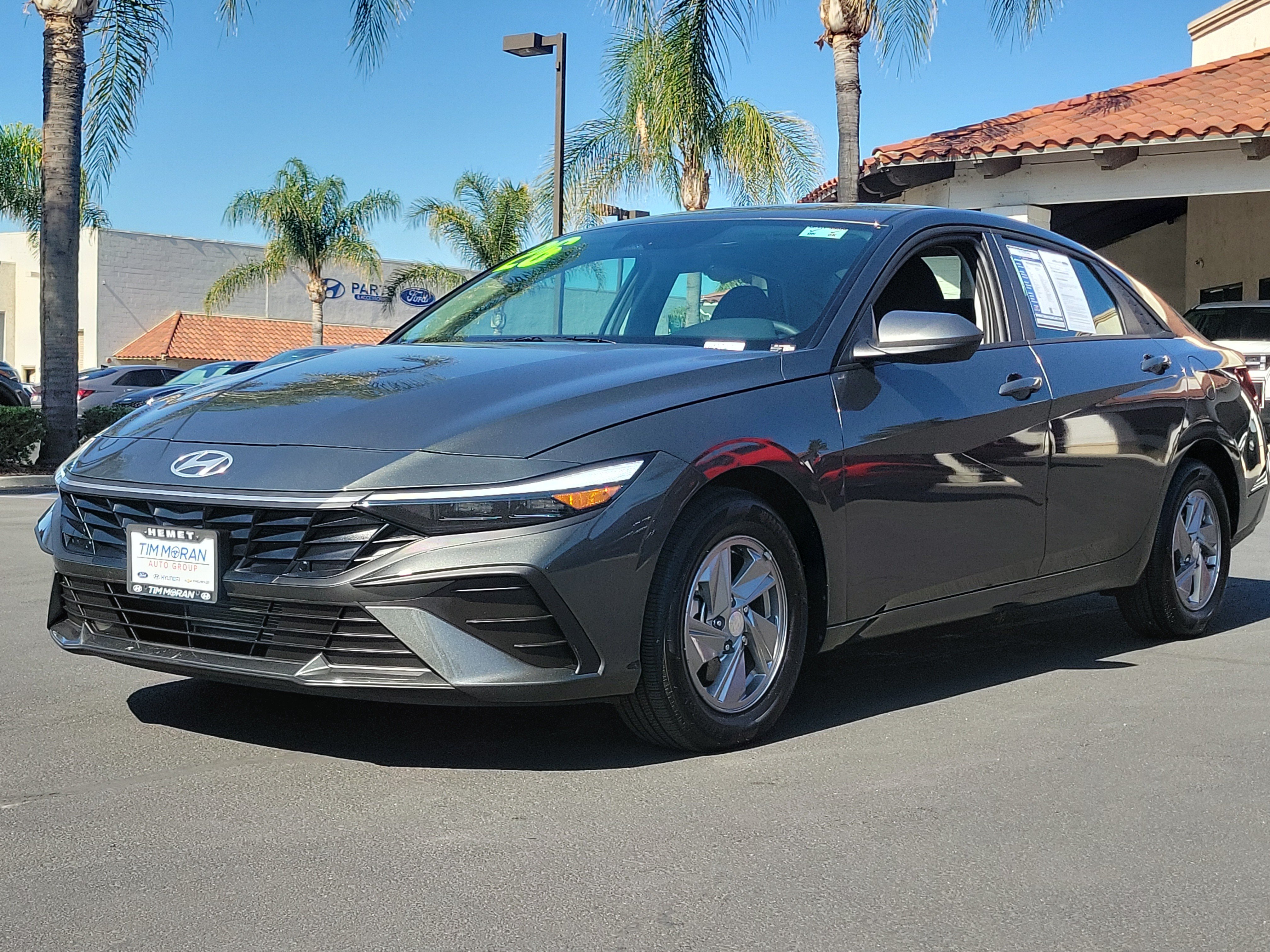 Certified 2026 Hyundai Elantra SE w/ Cargo Package FWD image 5