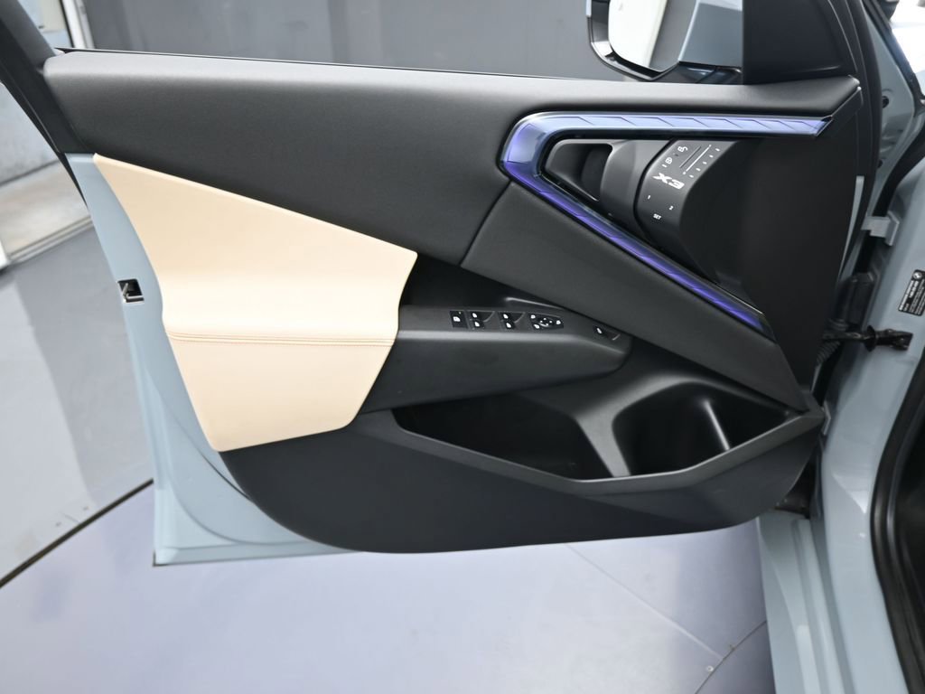 Used 2025 BMW X3 xDrive30i image 13